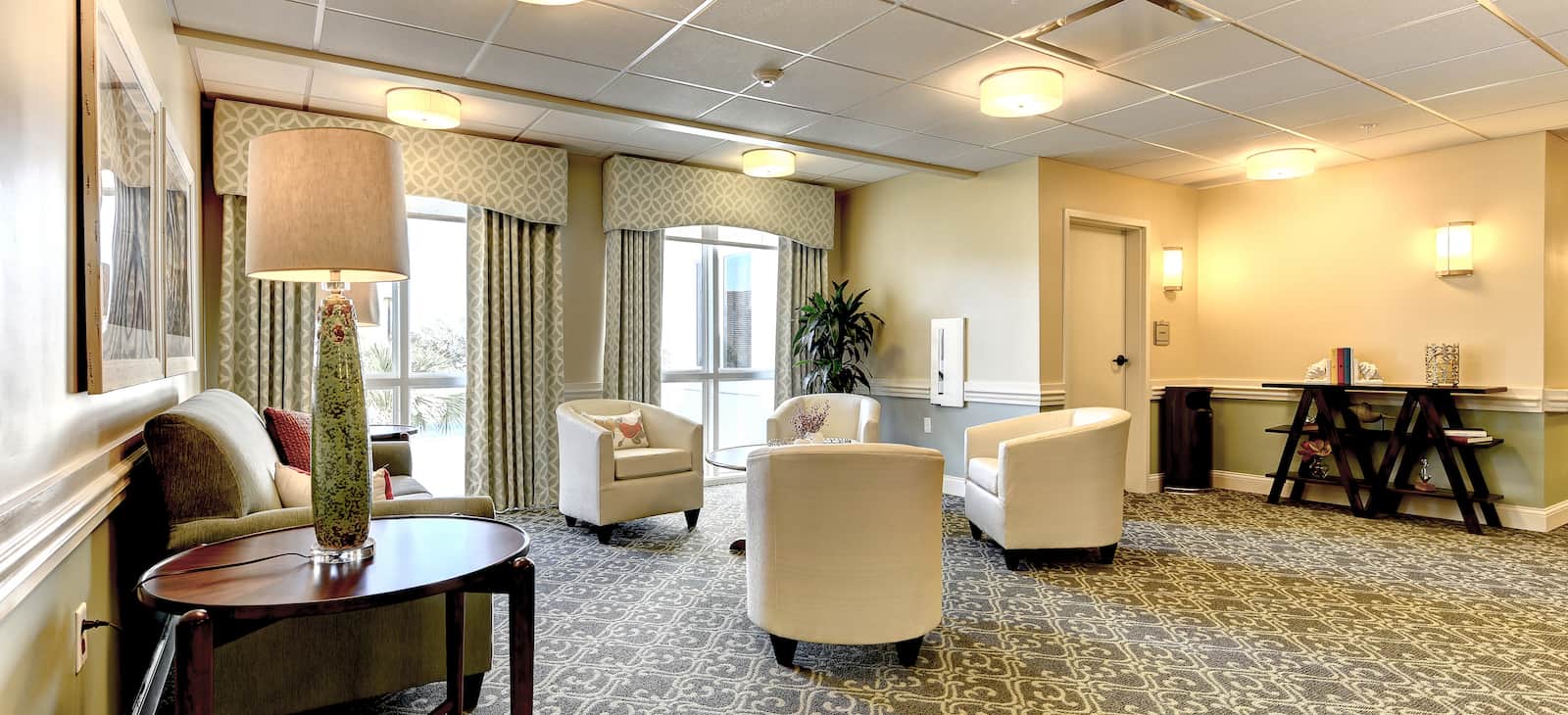 waters edge of bradenton lobby