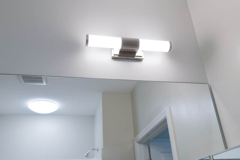 Bathroom mirror light