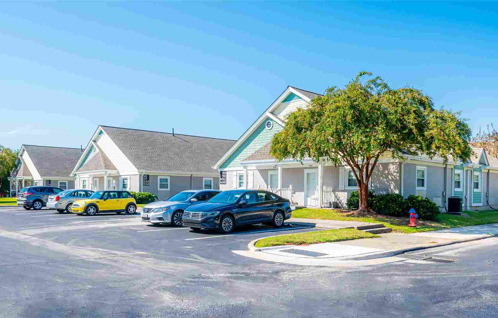 Exterior of Gregg Court Apartments