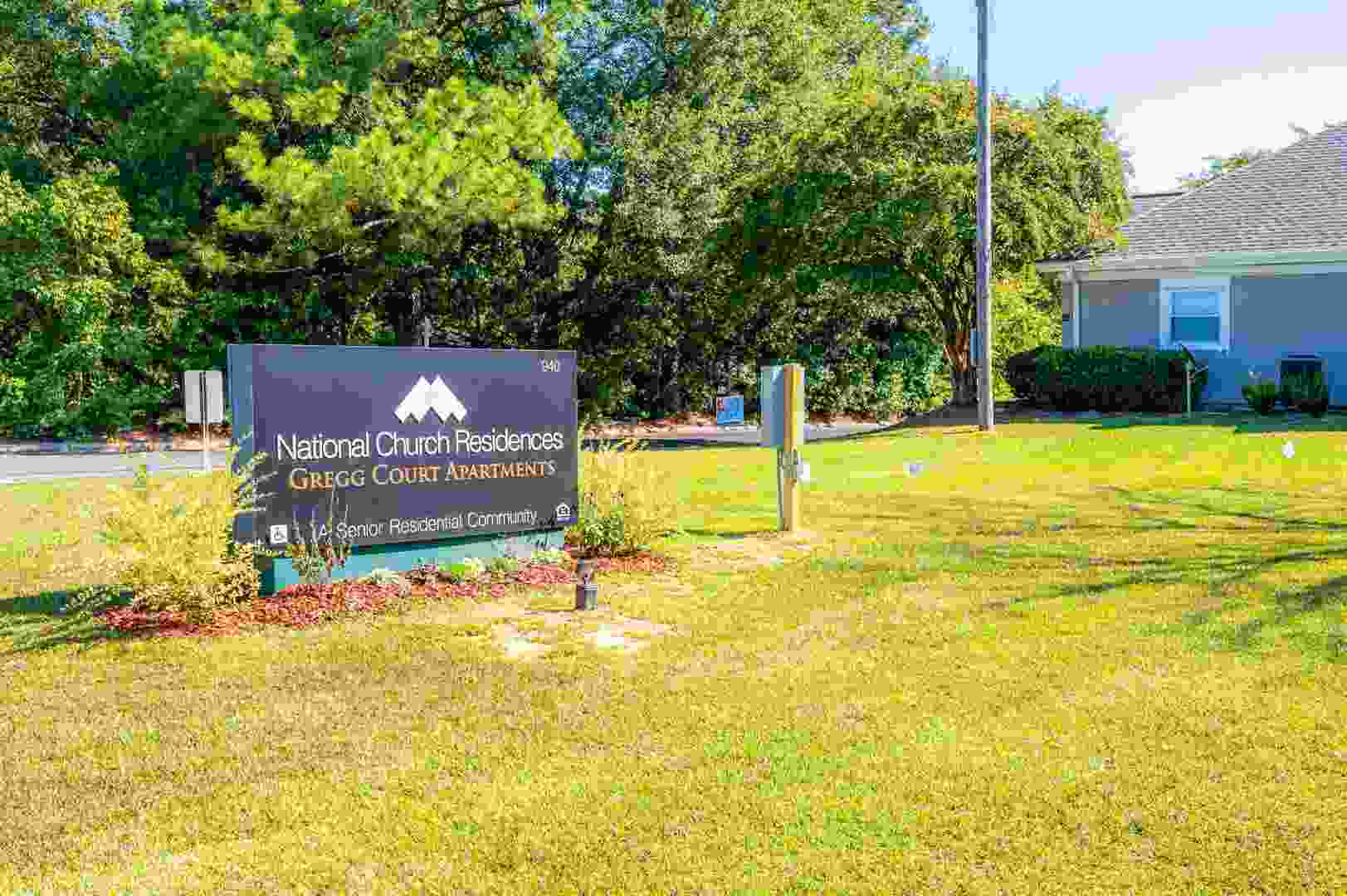 Gregg Court Apartments sign