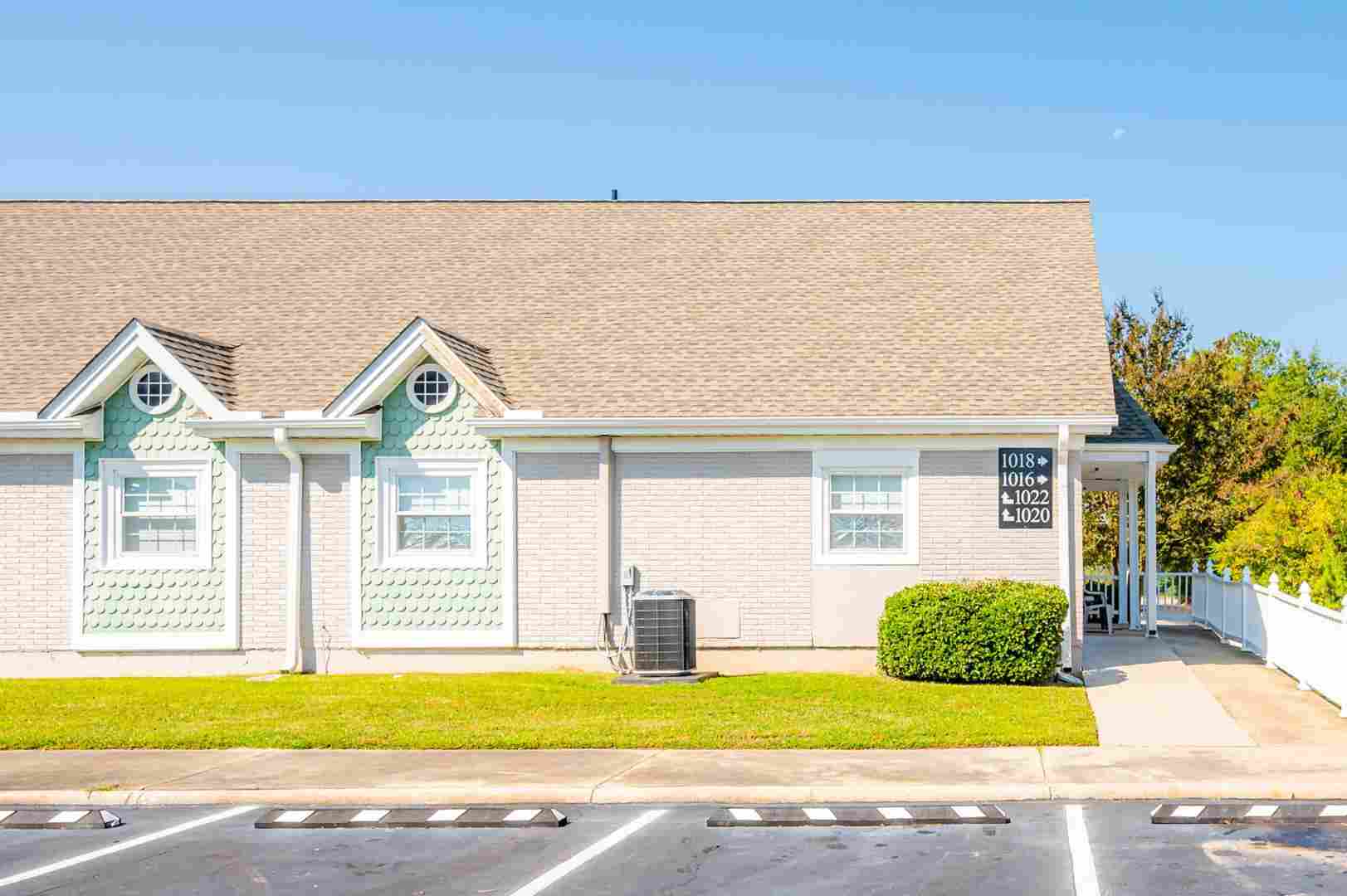 exterior of Gregg Court Apartments