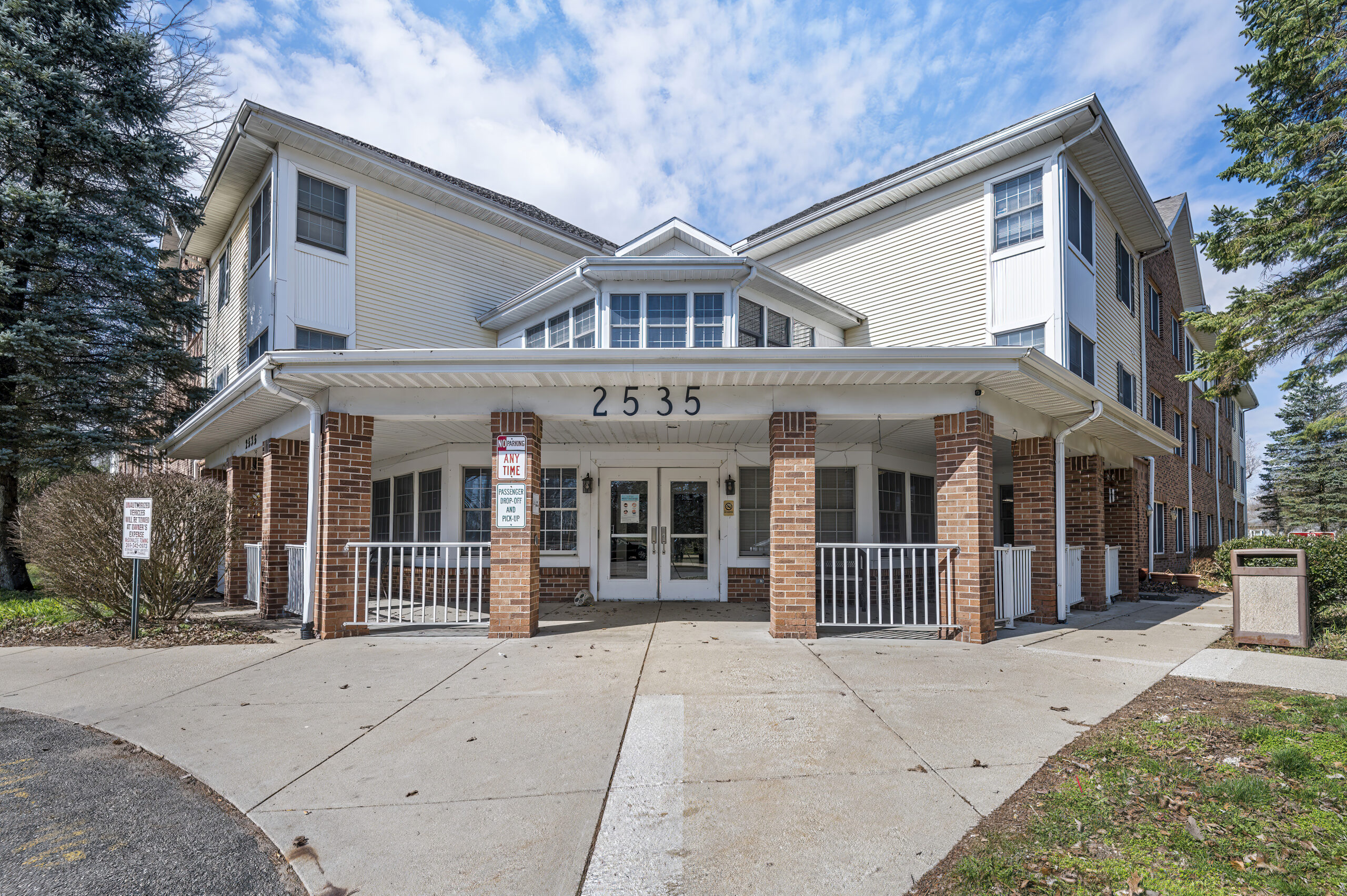 Photo of the exterior of Spring Valley Crossing, an Affordable Senior Housing Kalamazoo Michigan
